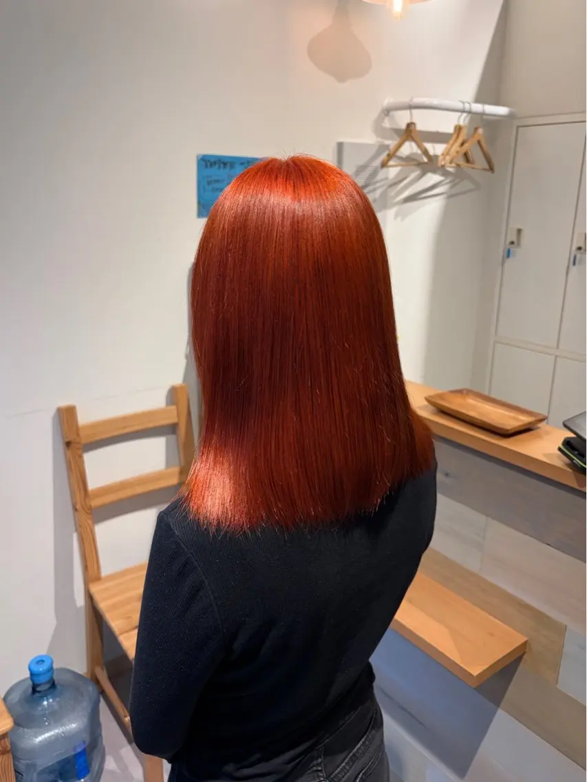セミロング カラー カット ヘアカラー トリートメント 荒井 茉凜のヘアスタイル