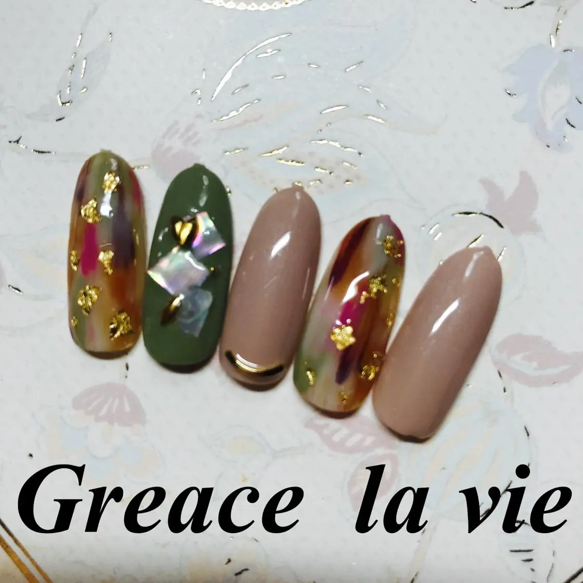 ロング カラー パーマ ヘアアレンジ キッズ ネイル マツエク・マツパ ネイルチップ Greace  la vieのネイルデザイン