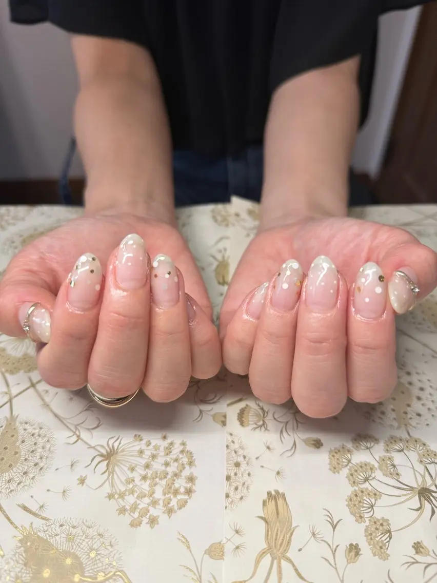 ネイル ドット グラデーション 夏ネイル ハンドネイル miel nailのネイルデザイン