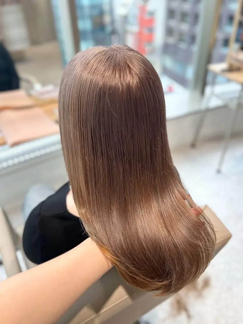 ミディアム 艶髪レイヤーカット ✨MOMOE✨️のヘアスタイル