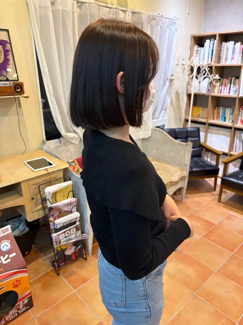 カラー MI KUのヘアスタイル