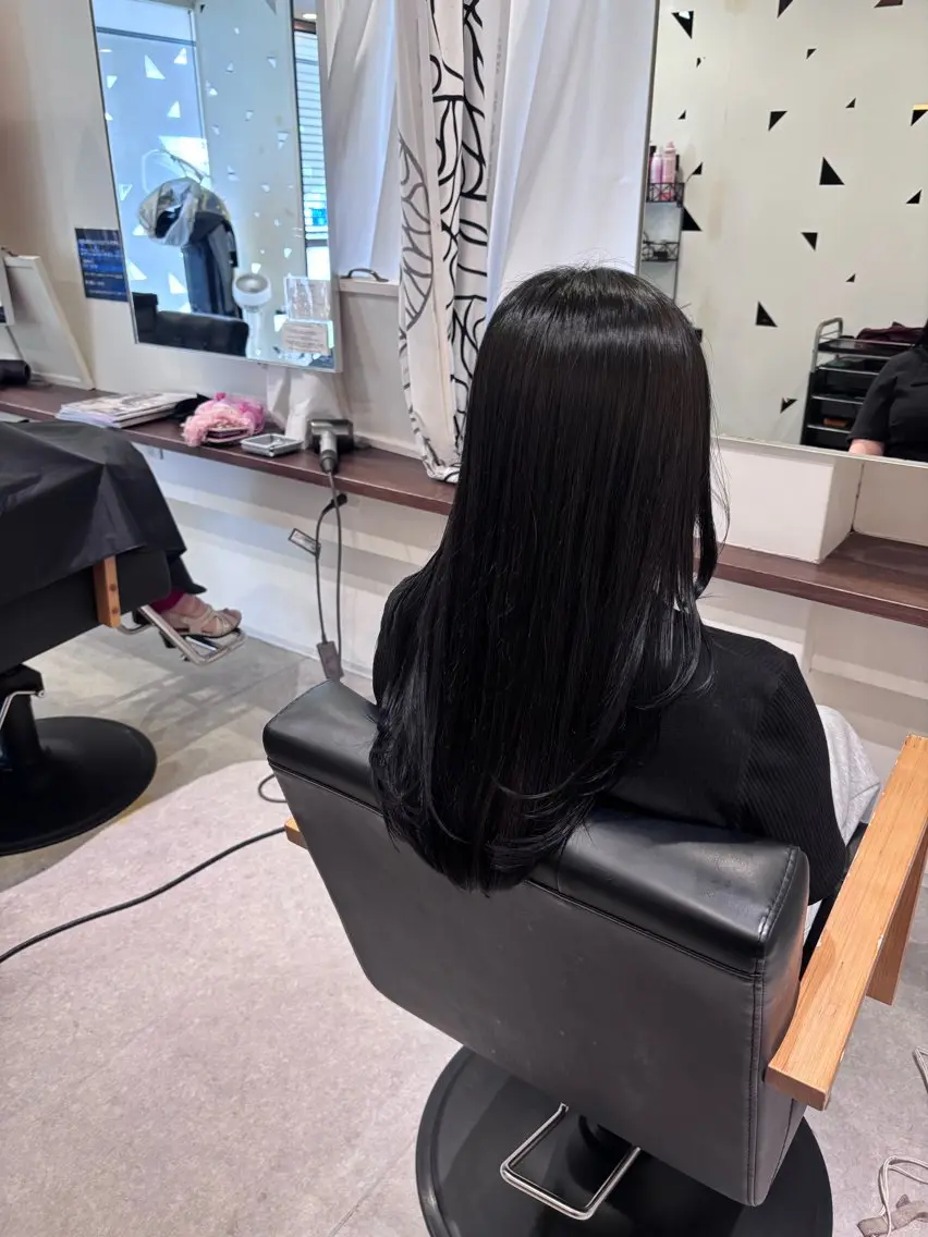 ロング カラー ヘアカラー 真鍋 月音のヘアスタイル