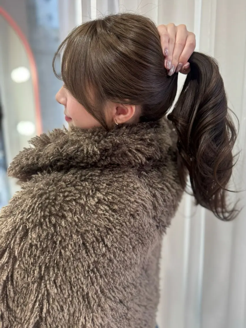 ミディアム くびれヘア 顔まわりレイヤー 顔周りカット 韓国風ヘア くびれレイヤー カット ヘアカラー 顔周り/透明感カラー REINA𓍯のヘアスタイル