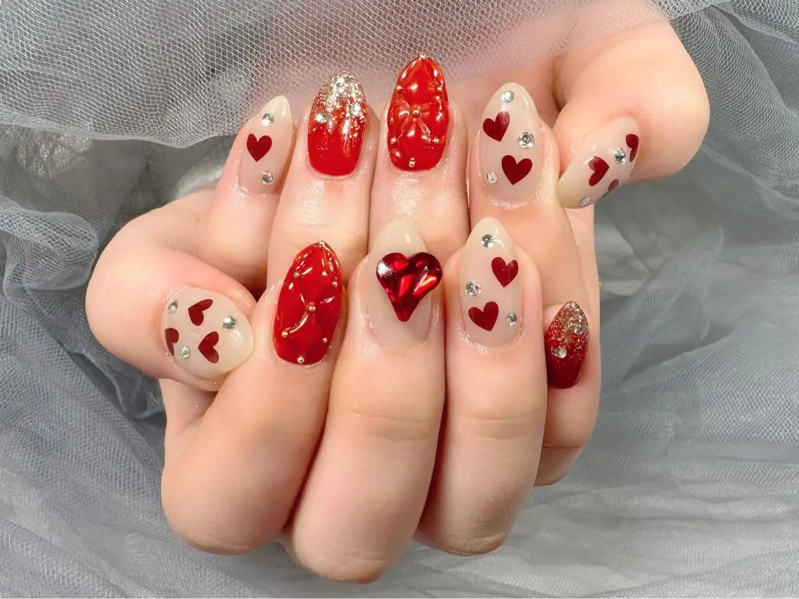ネイル ハート 赤色 ハンドネイル Nail Salon KURELLYのネイルデザイン