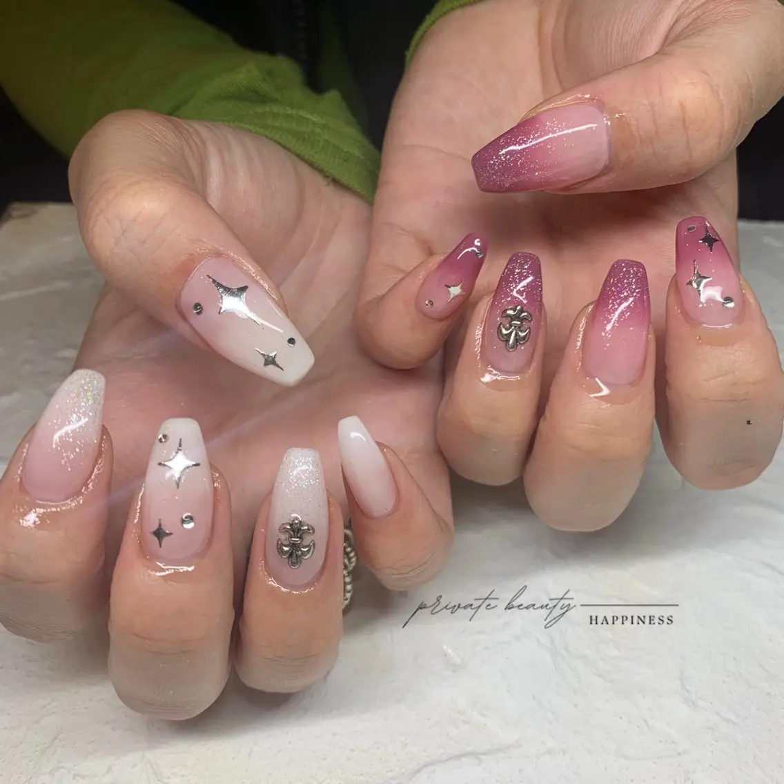 ネイル 赤色 スカルプネイル happiness nailのネイルデザイン