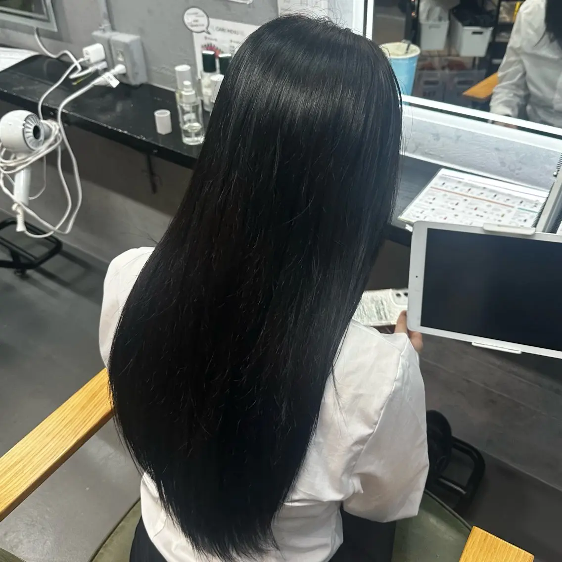 ロング カラー カット ヘアカラー 出崎 風果のヘアスタイル