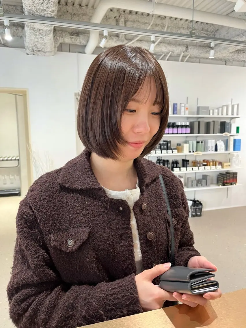 ミディアム カラー ミディアムパーマ ブリーチ 透明感カラー ダブルカラー ハイライトカラー 小顔カット/ 透明感カラー/阪本桃のヘアスタイル