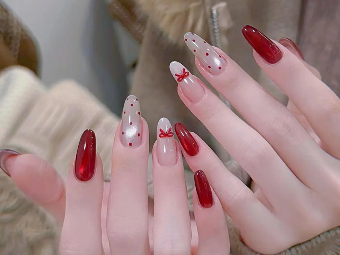 メンズ ネイル メンズ韓国風 ボルドー ブラウン チークネイル 長さ出し ハンドネイル ハンドケア NEW NAIL KaKa❤️🔥のネイルデザイン