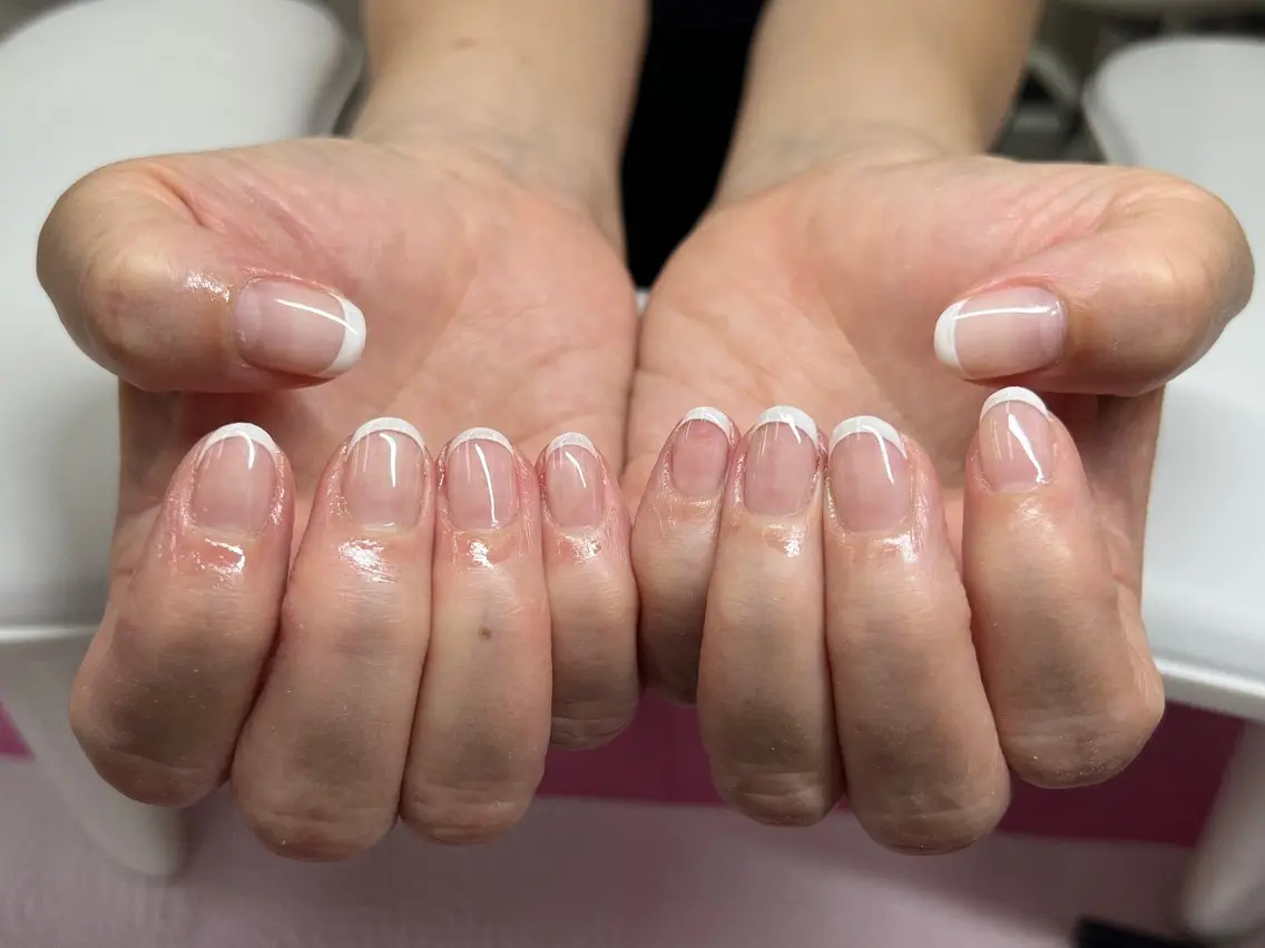 ネイル ボルドー ブラウン チークネイル ドット フットネイル ハンドネイル ハンドケア VAN NAIL SALON海老名店のネイルデザイン