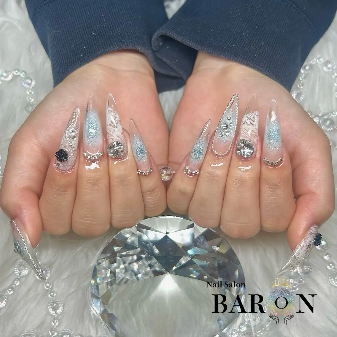 ネイル チークネイル レース 水色 ハンドネイル ♛︎BARON♛︎ SUMIRE.のネイルデザイン