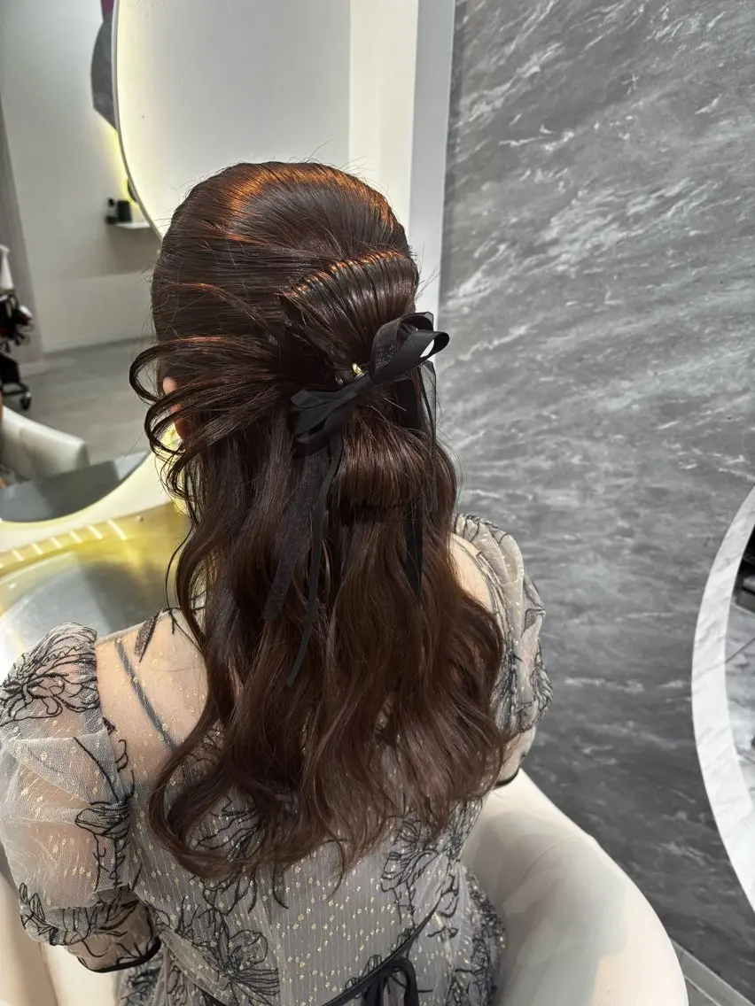 ロング ヘアアレンジ ヘアセット 🤍韓国風レイヤー/ 艶髪🤍鳥越美羽のヘアスタイル