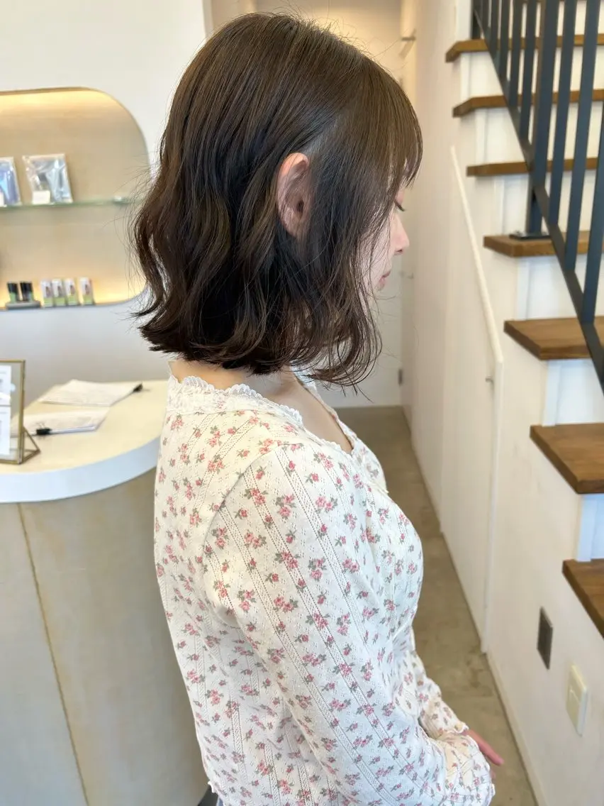 ミディアム アッシュ ケアカラー ボブ トリートメント ヘアカラー 本澤 朋香のヘアスタイル