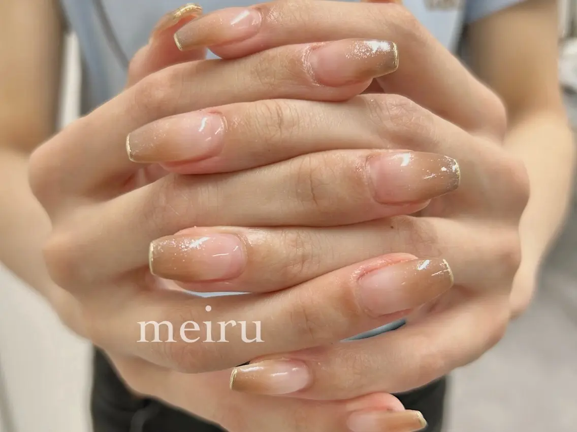 ネイル ミラーネイル 🤍meiru 🤍ネイリストのネイルデザイン