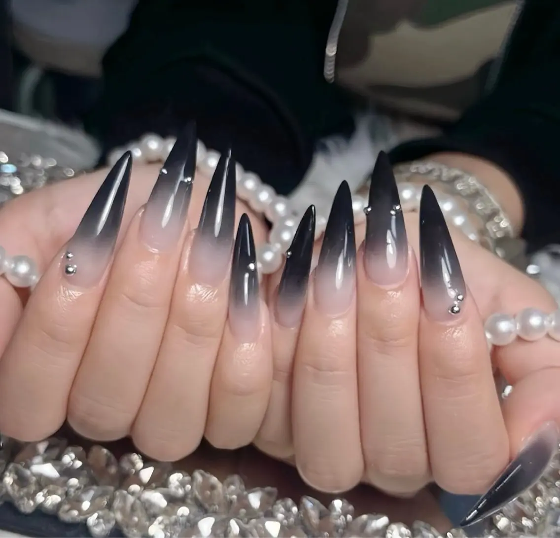 ネイル アートネイル ボルドー フレンチネイル ジェルネイル 氷ネイル・うるうるネイル ハンドネイル Julie NailSalonのネイルデザイン