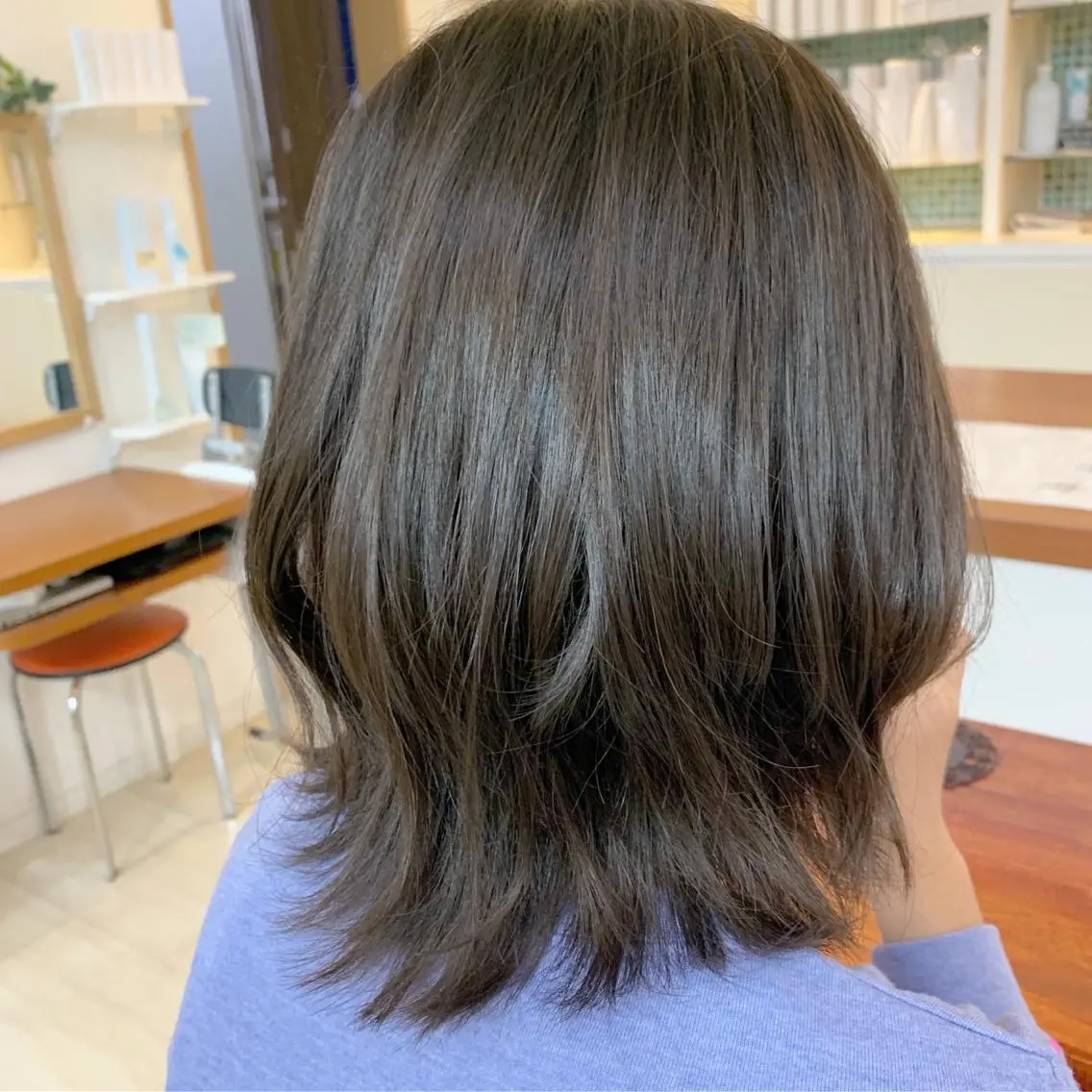 ミディアム カット 黒崎 美乃里のヘアスタイル