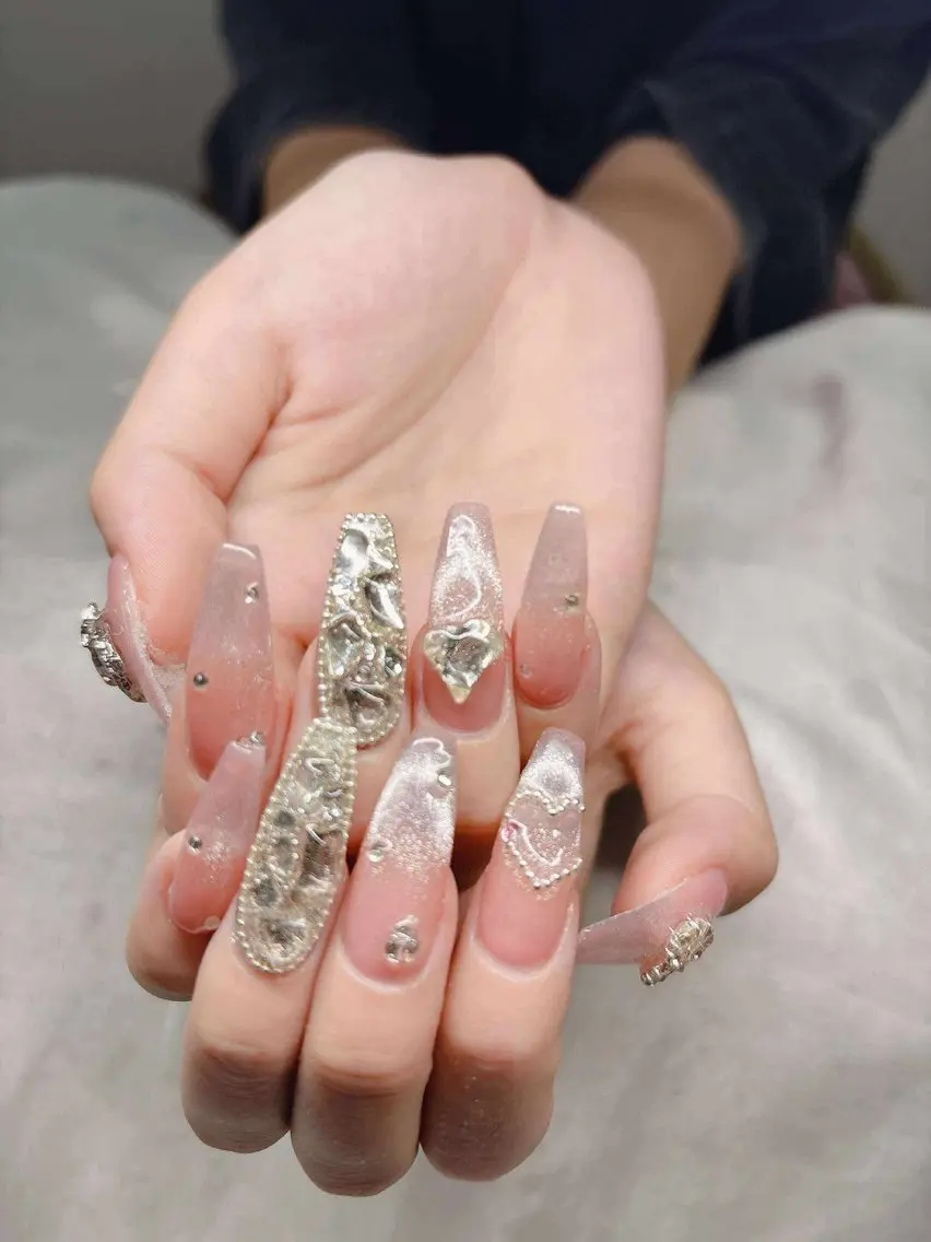 ネイル 長さ出し グラデーション 卒業式 キラキラネイル マグネットネイル ハンドネイル Lee Nailsのネイルデザイン