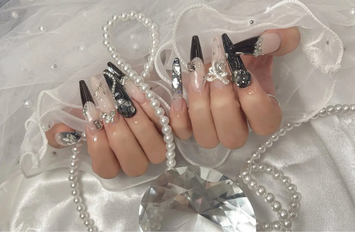 ハンドネイル bijou nails　蓮のネイルデザイン