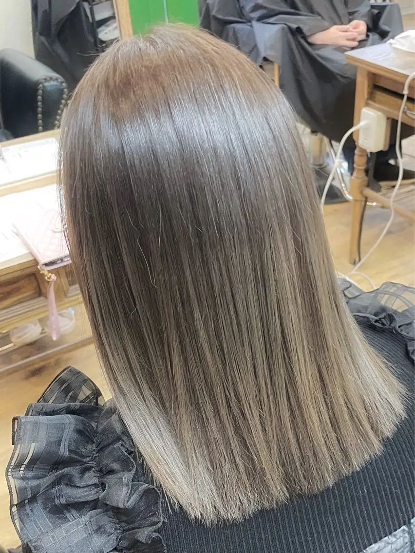 カット+プレミアム艶カラー+ミルボントリートメントの写真