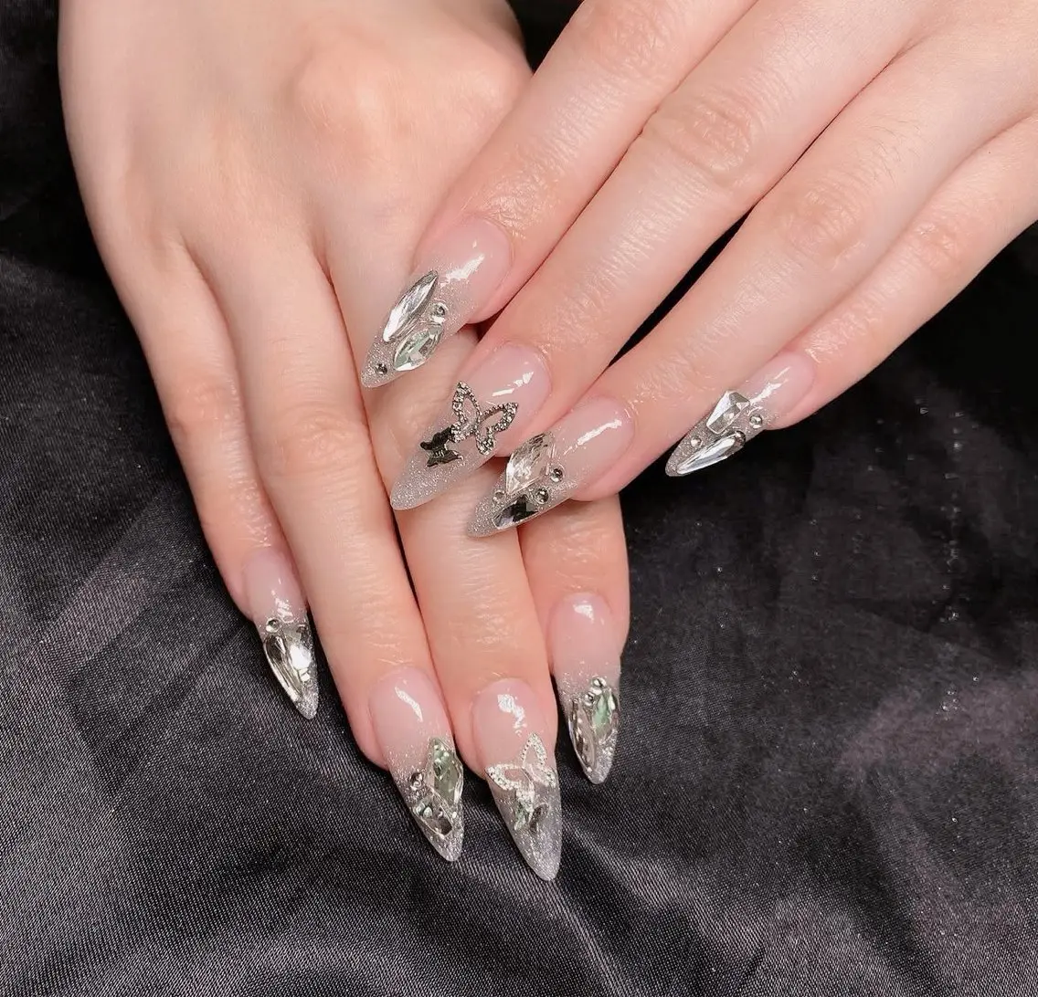ネイル フレンチネイル ジェルネイル ガラスフレンチ ハロウィン ハート ハンドネイル H.baby Nail Salonのネイルデザイン