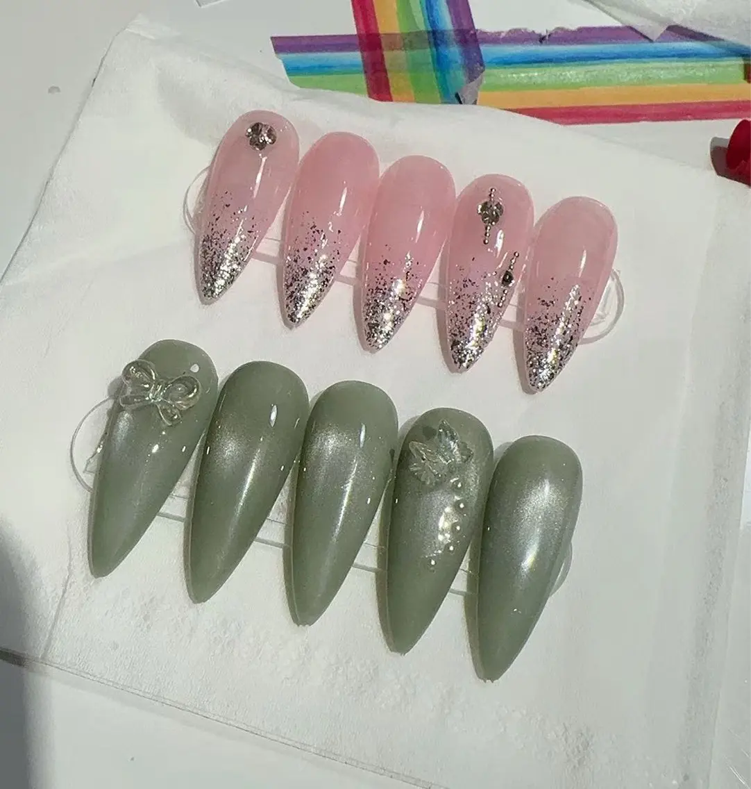 ネイル ハンドネイル 🌈 Laule'aのネイルデザイン