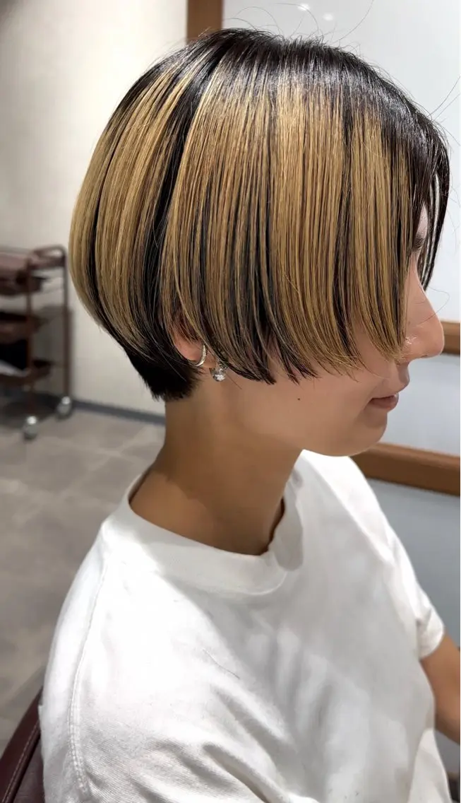 ショート カラー グラデーションカラー ボブ 伊藤 慎吾のヘアスタイル