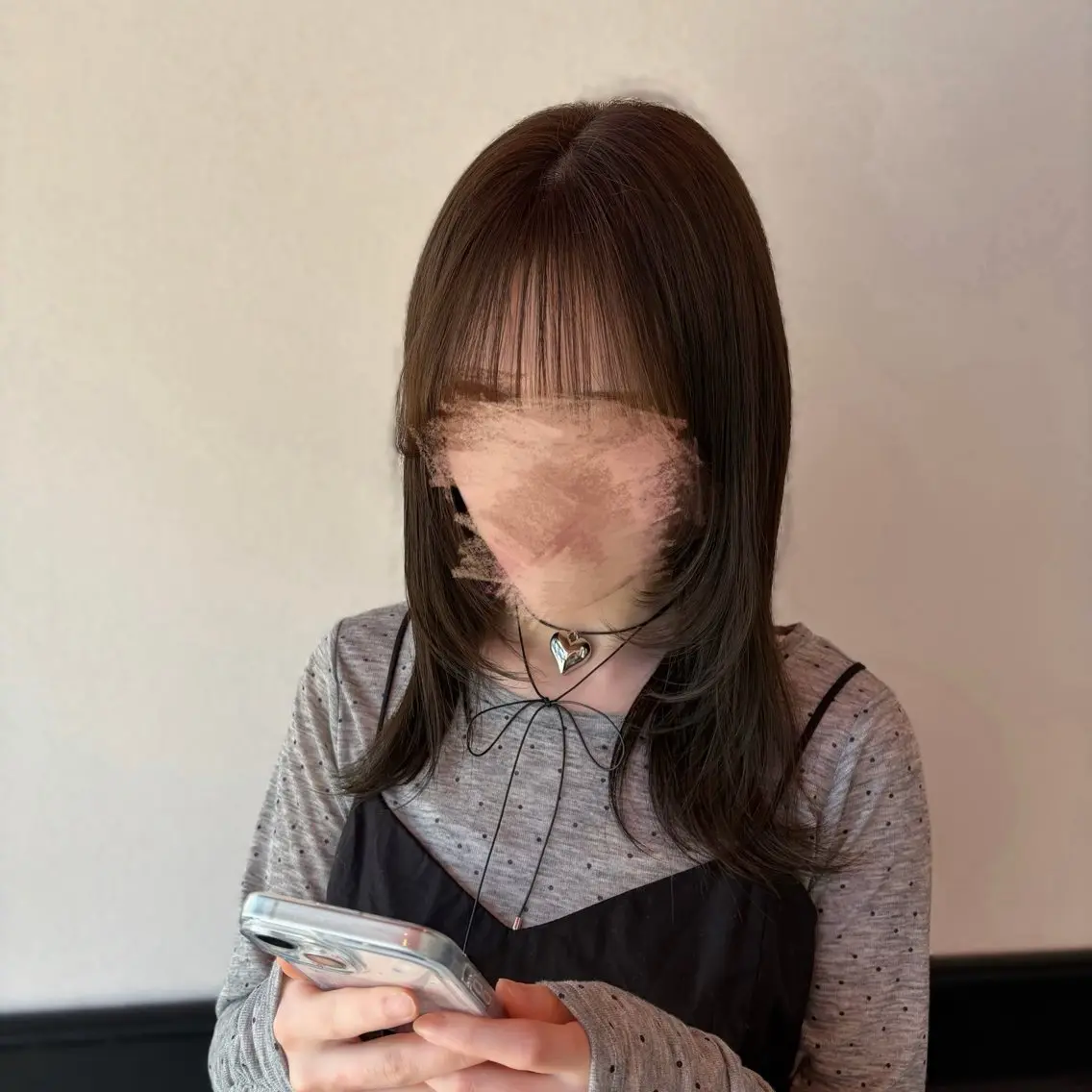 ミディアム レイヤーカット カット ヘアカラー スズキ リコのヘアスタイル