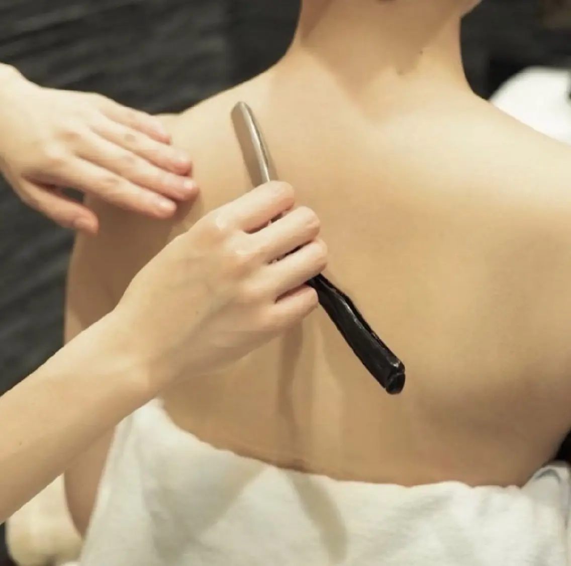 ドレスシェービング(お顔、眉毛、襟足、お背中3分の1、両腕の肘上まで、デコルテの写真