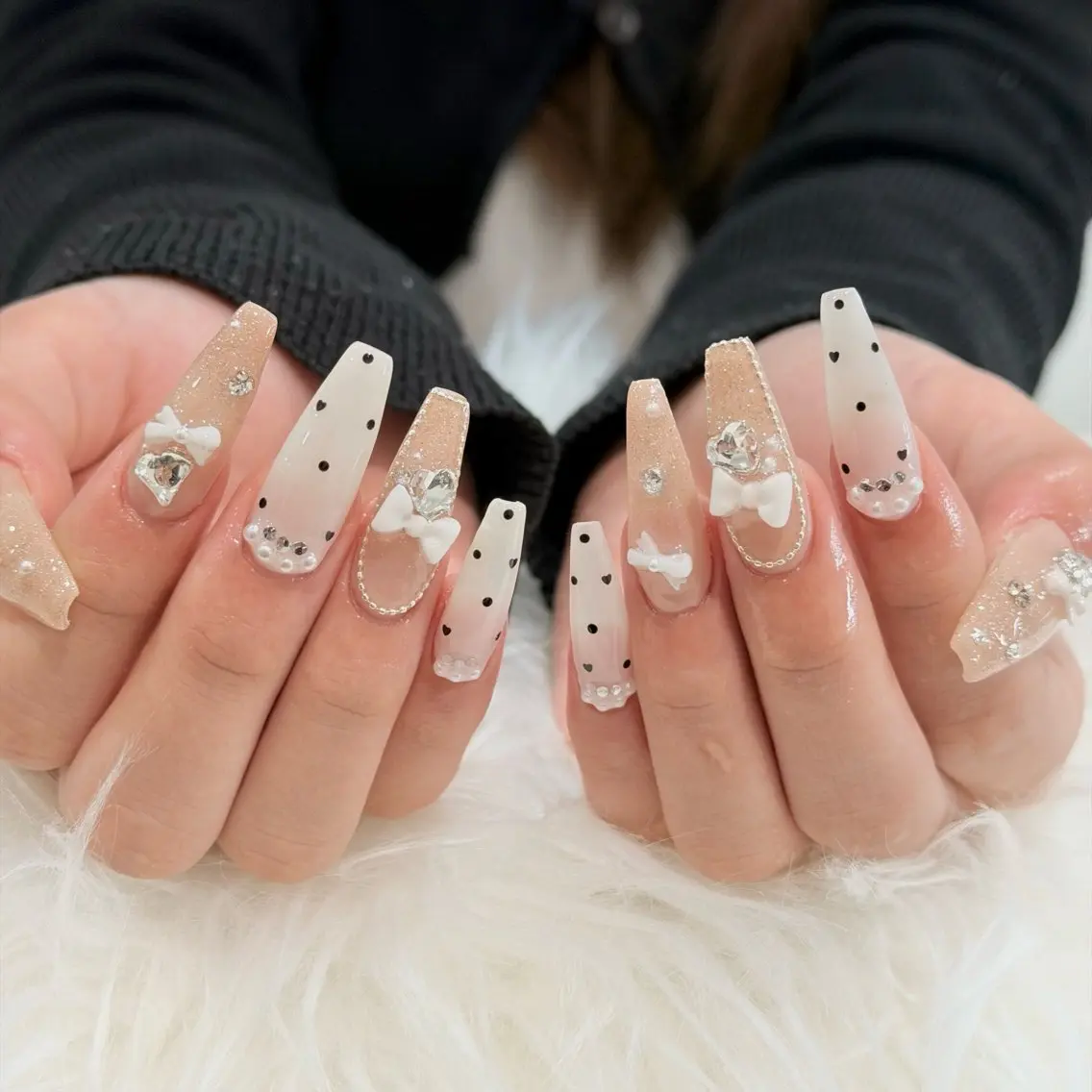 ネイル オーロラネイル 長さ出し フラッシュネイル フットネイル フレンチネイル ハンドネイル Luci Nailのネイルデザイン
