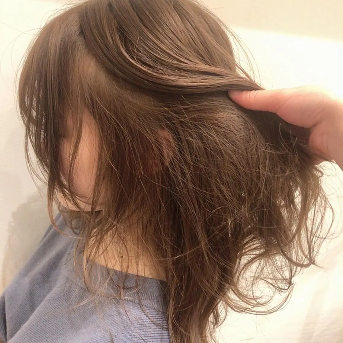 ミディアム カラー ヘアアレンジ ベージュカラー 透明感カラー 落合 眺 (オチアイ ノゾミ)のヘアスタイル