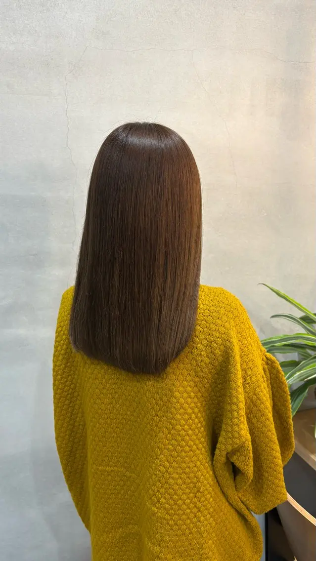 ミディアム カラー ルプラボウ  藤原 千紗のヘアスタイル