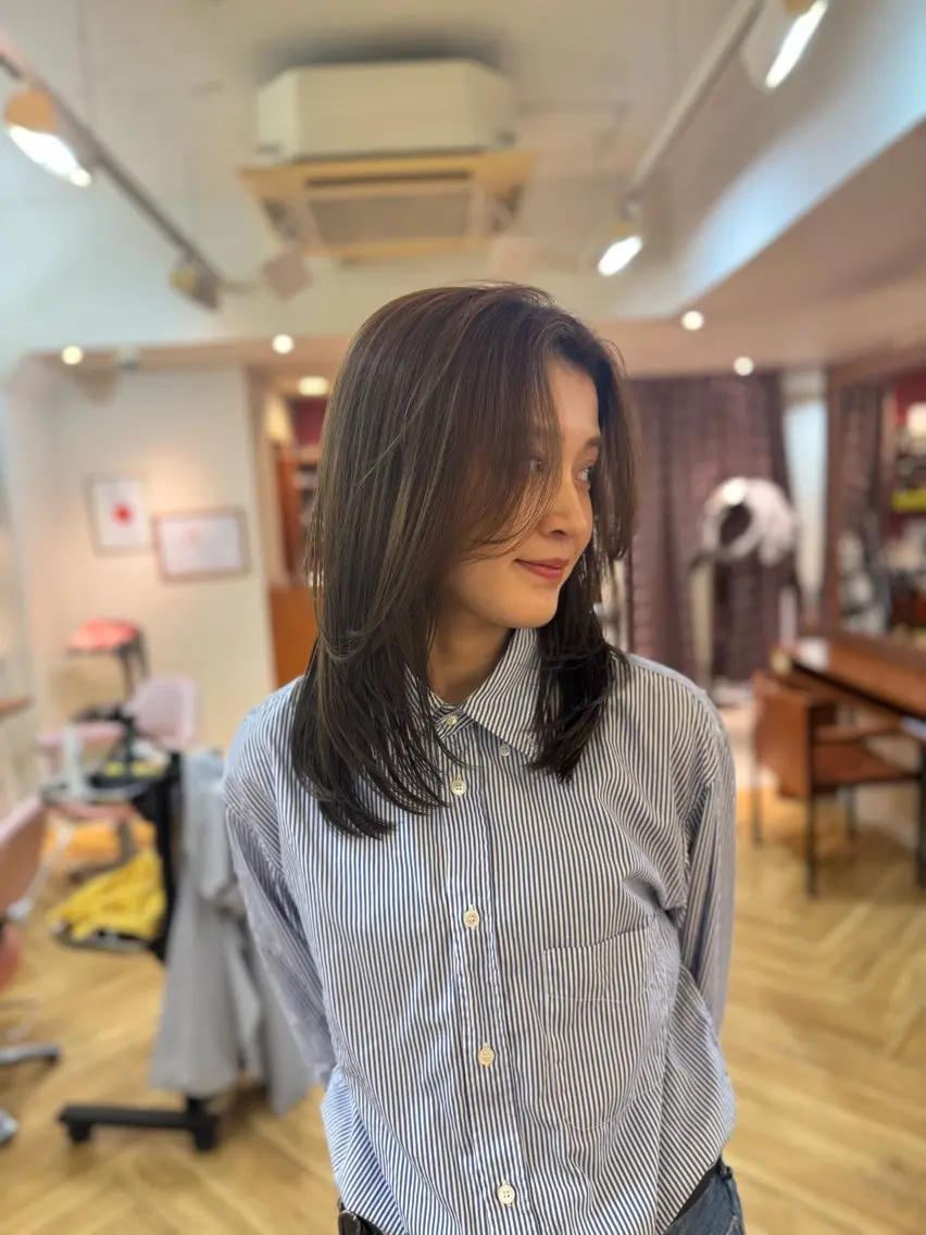 【初回】地毛風ストレート＋似合わせカット＋内部補修髪質改善TRの写真