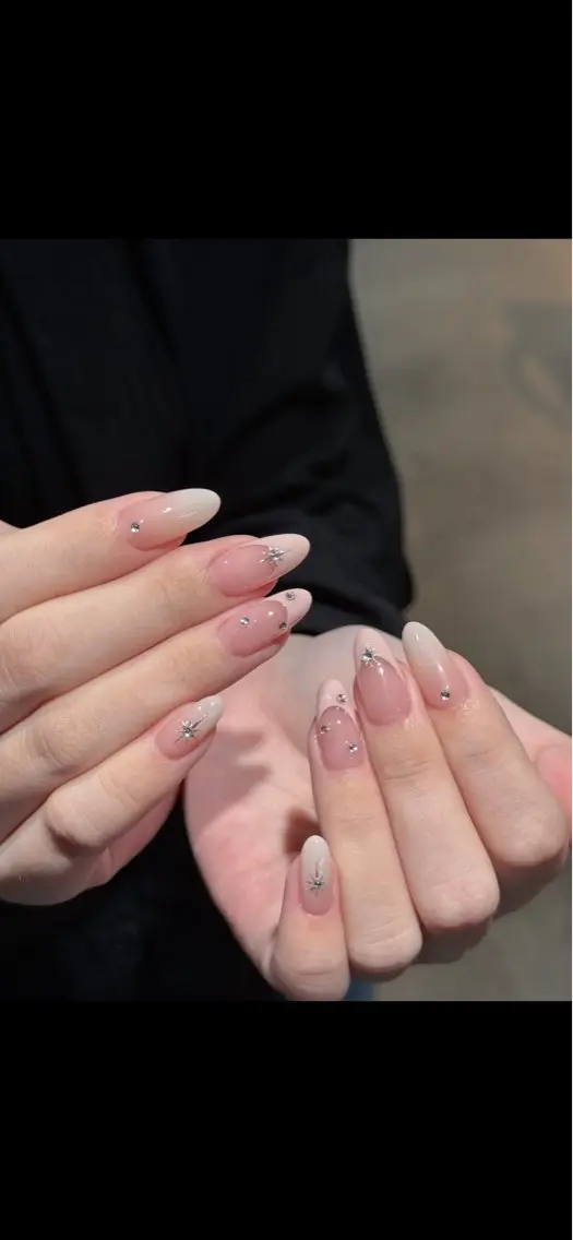 ネイル ブラウン フットネイル フレンチネイル グラデーション 氷ネイル・うるうるネイル ハンドネイル Mixx Nail_ Studioのネイルデザイン