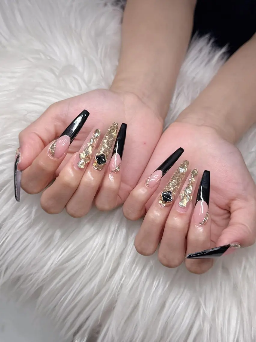 ネイル 長さ出し グラデーション 卒業式 キラキラネイル マグネットネイル Lee Nailsのネイルデザイン
