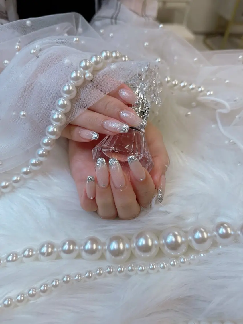 ネイル フットネイル フレンチネイル ガラスフレンチ 韓国ネイル マグネットネイル ハンドネイル Queeens nailのネイルデザイン