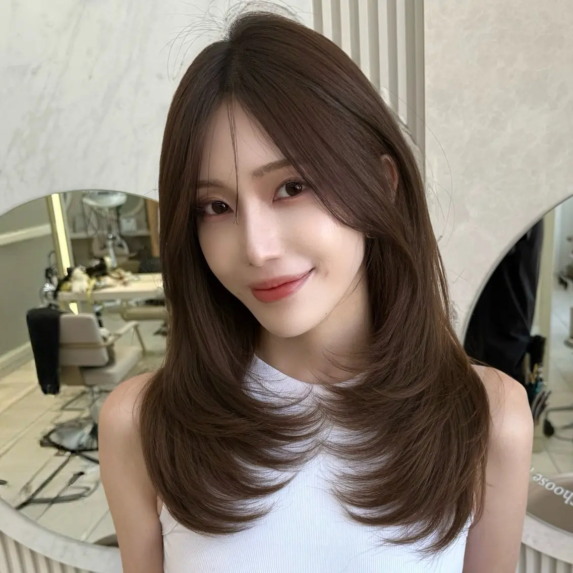 セミロング カラー 似合わせレイヤー/ 透明感カラーのヘアスタイル
