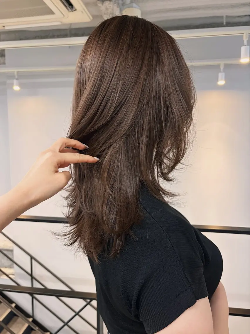 セミロング カット ヘアカラー トリートメント 下川 結月のヘアスタイル