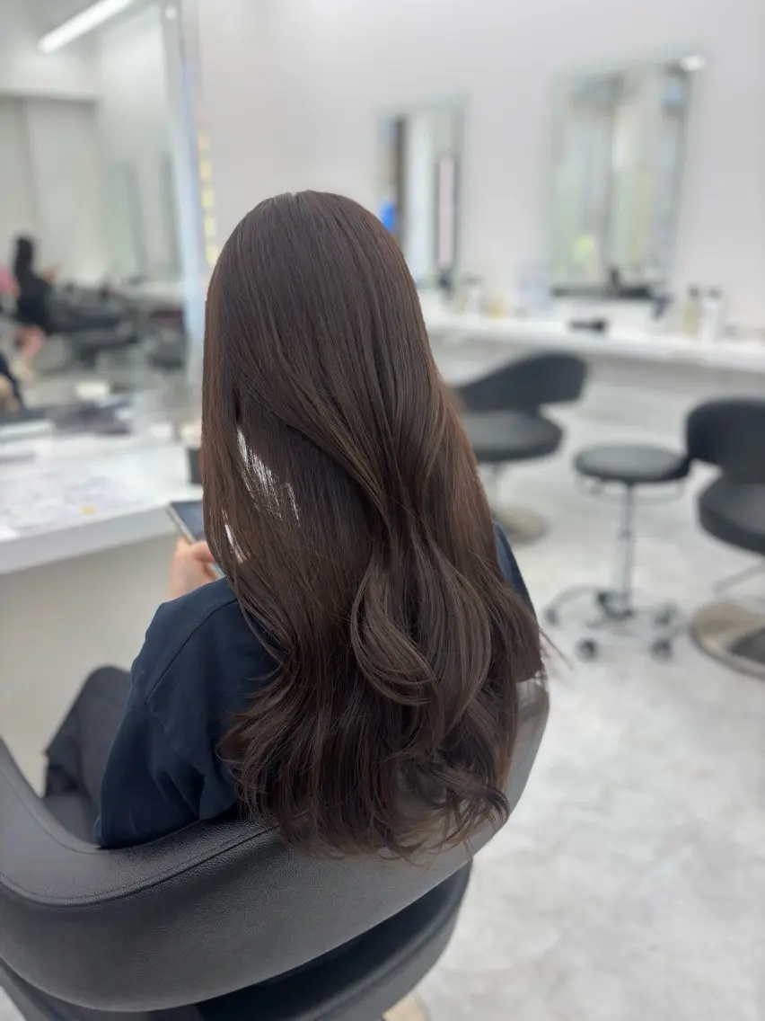 ロング カラー 黒髪 ブリーチ ブラウンカラー 透明感カラー ダークブラウン ヘアカラー トリートメント 🤍MAYUKA🤍 レイヤー/ブラウンのヘアスタイル