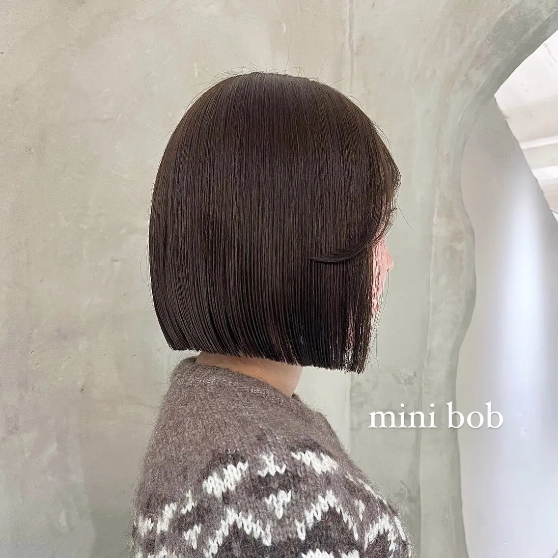 ミディアム カット 縮毛矯正 トリートメント 切りっぱなしボブ/ 艶カラー/綾莉のヘアスタイル