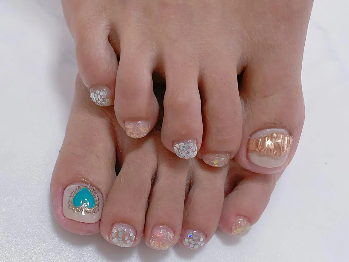 ネイル アニマル柄 アートネイル フラワーネイル ミラーネイル ニュアンスネイル フットネイル Nina's nailのネイルデザイン