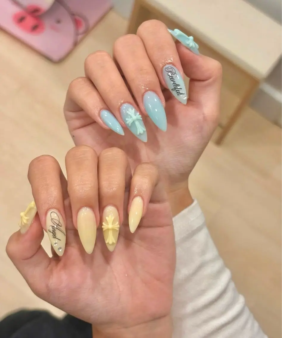 ネイル チークネイル ドット フレンチネイル グラデーション 韓国ネイル ハンドネイル Minette nailHuongのネイルデザイン