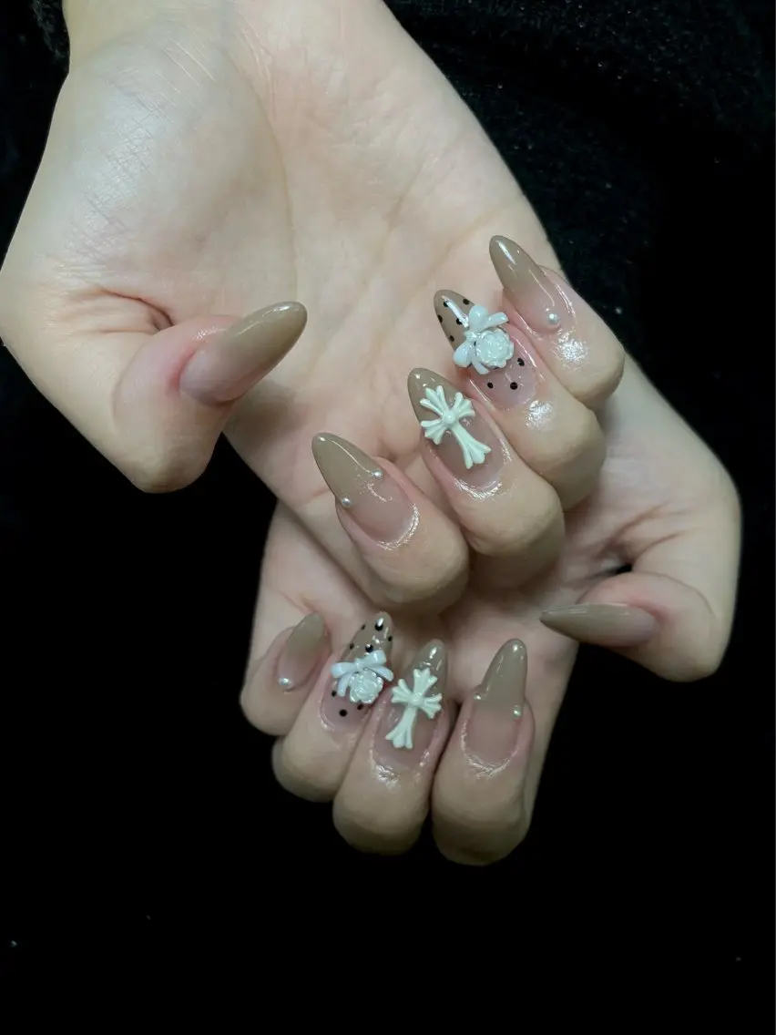 ネイル ハンドネイル ongles chicのネイルデザイン