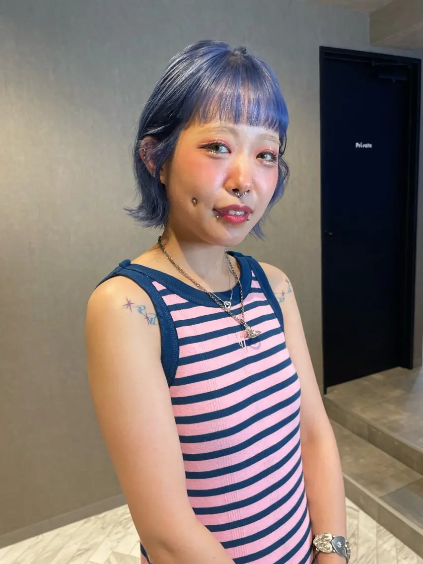 ショート カラー 切りっぱなしボブ ブルーカラー ボブ カット ヘアカラー トリートメント さと ちはるのヘアスタイル