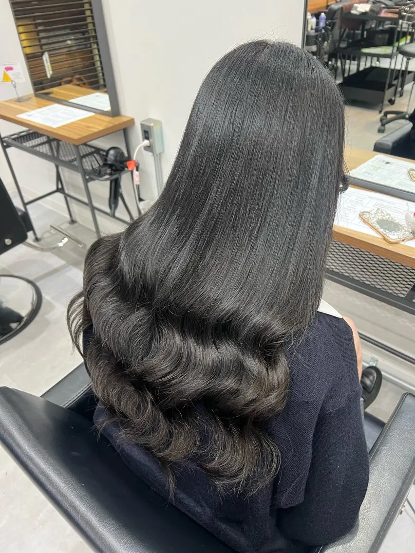 ロング カラー シールエクステ 黒髪 エクステ ロング ショート/ウルフ カットモデル募集のヘアスタイル