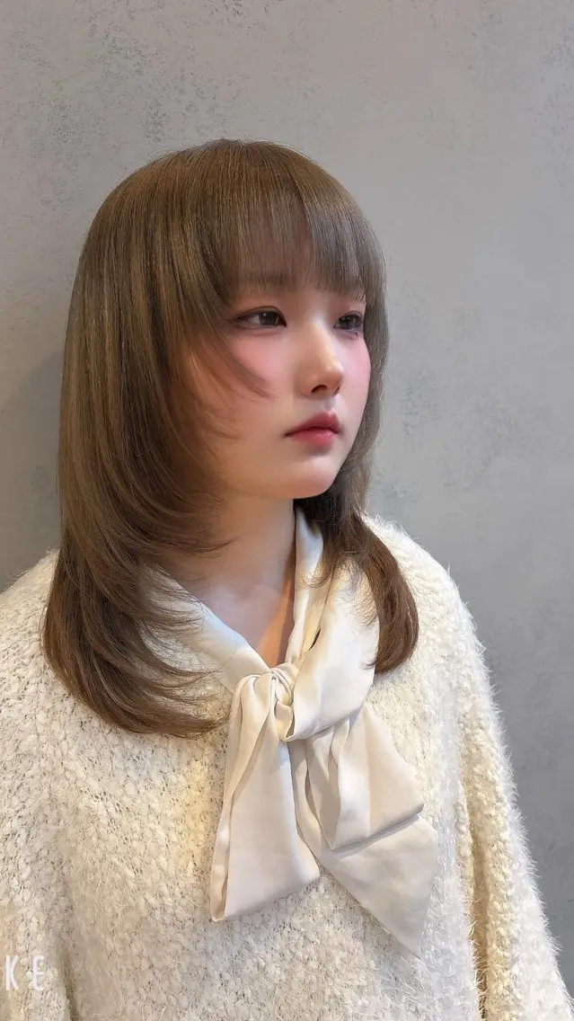 セミロング カラー ヘアカラー 🍓ハイトーンカラー 🎀nene🍓のヘアスタイル