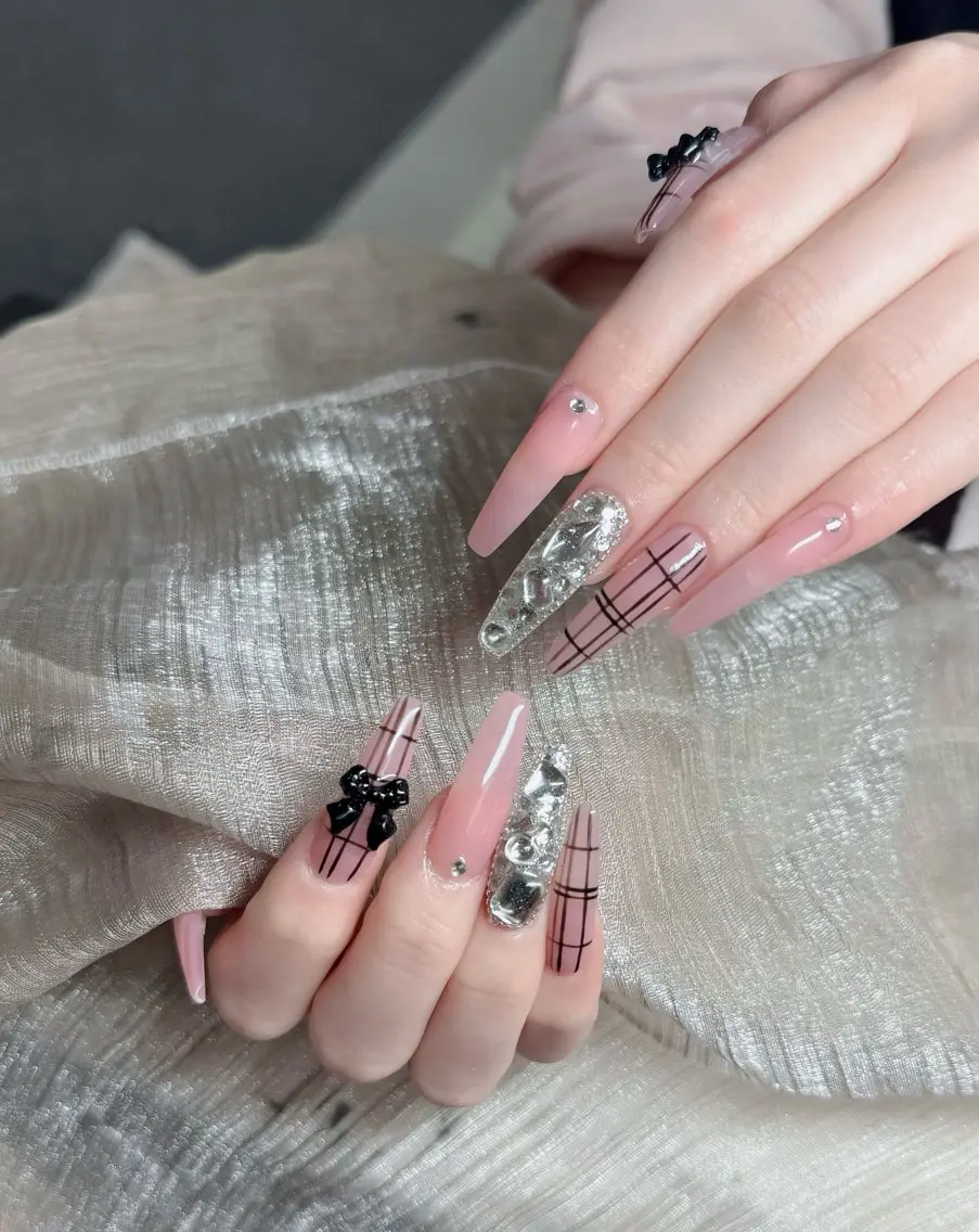 ネイル ジェルネイル 韓国ネイル マグネットネイル ネイルチップ 冬ネイル Lenie Nail Salonのネイルデザイン