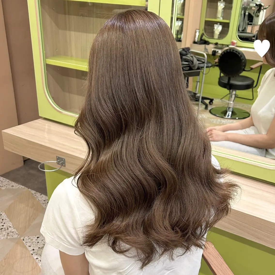 ロング カラー ベージュカラー ブリーチ ブラウンカラー ショコラベージュ 透明感カラー カット ヘアカラー トリートメント ブリーチなしベージュ /ヘアセット/ミユのヘアスタイル