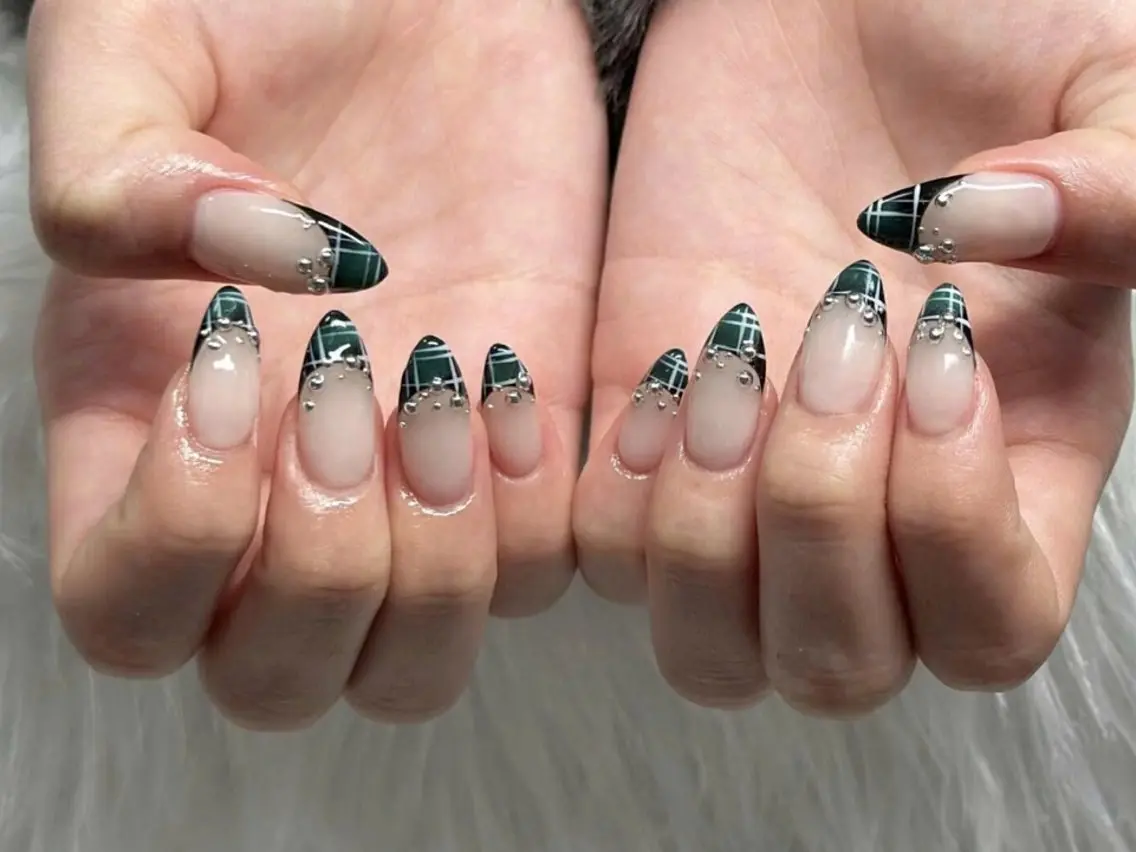ネイル フットネイル ジェルネイル 韓国ネイル マグネットネイル 持ち込み ハンドネイル Huyn Nail Shinjyukuのネイルデザイン