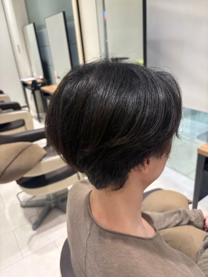 ショート メンズ センターパート ツーブロック 刈り上げ 西岡 希望のヘアスタイル