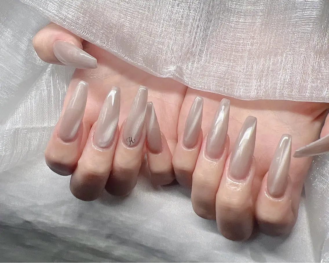 ネイル 長さ出し グラデーション 卒業式 キラキラネイル マグネットネイル ハンドネイル Lee Nailsのネイルデザイン