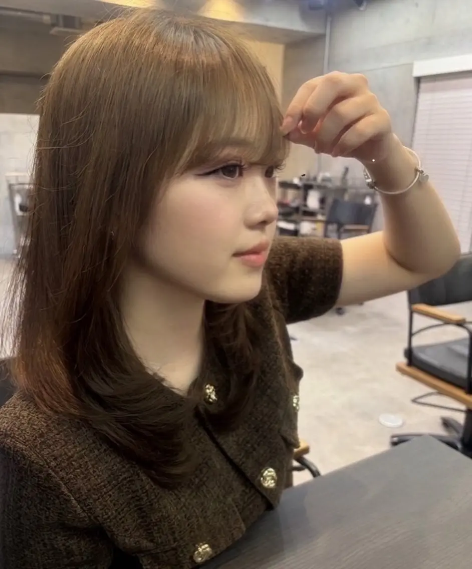 ミディアム レイヤーカット 片山 楓葵のヘアスタイル